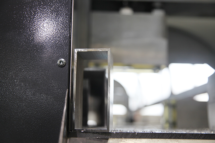 重型铝型材数控自动切割锯